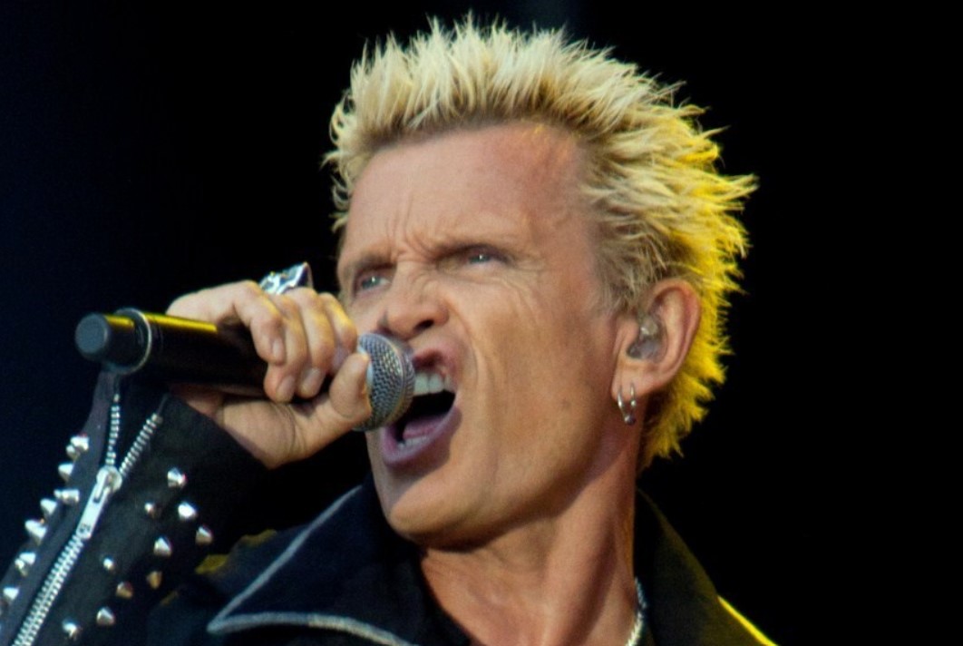 Billy Idol performing on tour